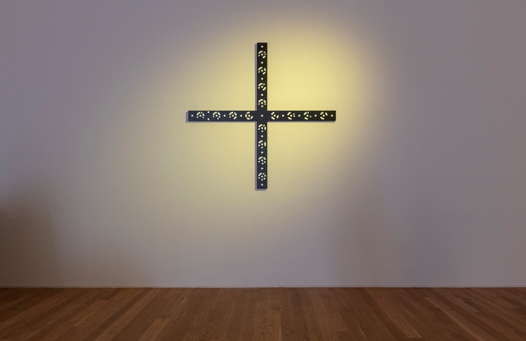 STRIPPED: Tarotlæsning af Stig Sjölund i udstillingens hemmelige rum