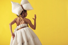 COCKTAILS: En performance af Lilibeth Cuenca Rasmussen