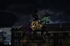 Voices in the Shadows of Monuments - an audio-visual walk // Pop-up Event